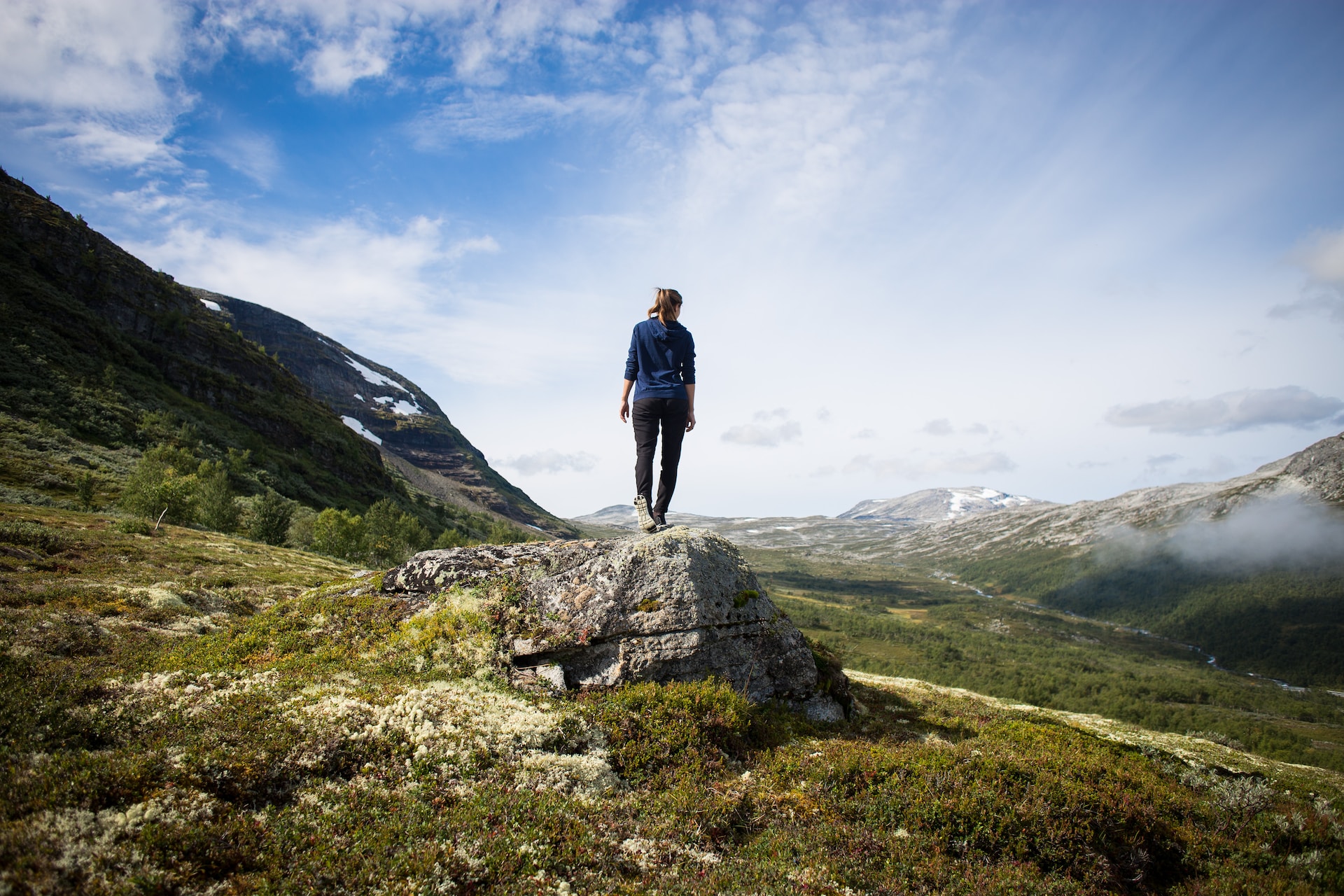 How to Choose the Perfect Hiking Pants for Women