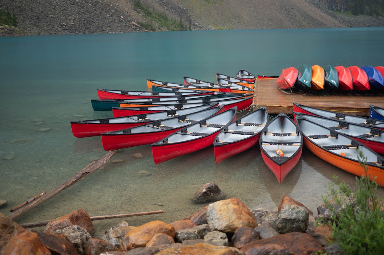 How to Choose the Best Fishing Canoe